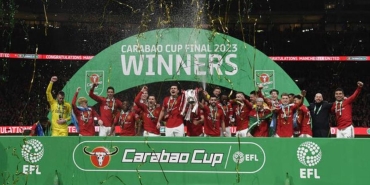 birinci-final-birinci-kupa-manchester-united-uzun-yillar-sonra-kupa-hasretine-son-verdi-m24Ru7kE.jpg