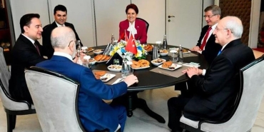 karamollaoglu-6li-masanin-cumhurbaskani-adayiyla-ilgili-imamoglu-yavas-ve-kilicdaroglu-gundeme-geldi-UOvySqpW.jpg