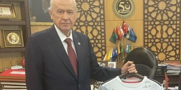 mhp-baskani-devlet-bahceli-besiktas-uyeliginden-istifa-etti-pJQjdpxm.jpg