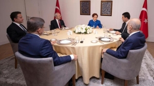 6li-masadaki-baskanlardan-pes-pese-aciklamalar-U5NEMYHP.jpg