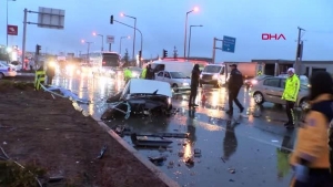 afadin-minibusu-ile-carpisan-araba-ikiye-bolundu-1-meyyit-9-yarali-YMH91if7.jpg