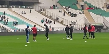 amedspor-maci-oncesi-futbolcular-ortasinda-arbede-cikti-krTw1QeW.jpg