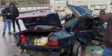 araba-kamyona-geriden-carpti-2-kisi-oldu-6-kisi-yaralandi-bCxO9Y6l.jpg