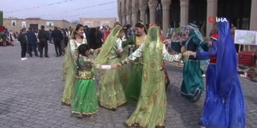 azerbaycanda-nevruz-kutlamalari-renkli-imajlarla-basladi-YMXpChGJ.jpg