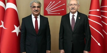 chpden-hdpnin-davetine-net-karsilik-tarih-asik-r-degil-fakat-kilicdaroglu-ziyaret-edecek-k6nRyHRY.jpg