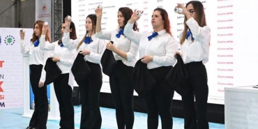 cumhuriyet-tarihinin-en-buyugu-mesken-hayali-kuranlarin-dort-gozle-bekledigi-kura-cekimi-basladi-ijSKCzNS.jpg