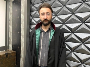 depremzede-avukat-meslegini-kayseride-surduruyor-wwPtx5OV.jpg