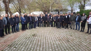 gazetecilerden-zelzelenin-vurdugu-hataya-ziyaret-ak-partili-yayman-calismalar-hakkinda-bilgi-verdi-EbvUiEAW.jpg