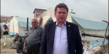 kahramanmarasli-depremzede-elektrik-yok-su-yok-cadirlarin-ici-nemli-kuf-kokuyor-bnsOvshB.jpg