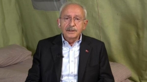 kilicdaroglu-zelzele-bolgesinden-canli-yayina-baglandi-50-bin-kisinin-vefatindan-kim-sorumlu-YAFEG5sD.jpg