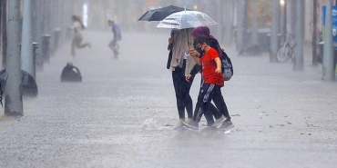 meteorolojiden-firtina-ve-yagis-uyarisi-iste-bolge-bolge-hava-durumu-BvhSRuXF.jpg