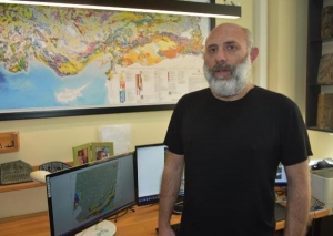 yer-bilimci-dr-sumer-antakyada-meyyit-deniz-fay-zonunun-kuzey-kismina-dikkat-ytrSUL9I.jpg