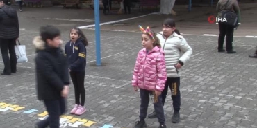 zelzele-sonrasi-adanada-egitim-basladi-mxbbfwvF.jpg