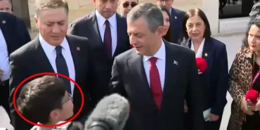 anitkabiri-ziyaret-eden-chp-lideri-ozeli-sasirtan-ali-koc-sorusu-LGKIzEHP.jpg
