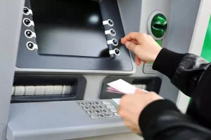 atmlerde-fiyatsiz-para-cekme-sonu-degisti-xZYwRFnh.jpg
