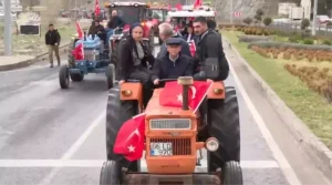 chp-yozgat-mitingine-kac-kisi-katildi-ozgur-ozel-traktorle-geldi-5J62ppGb.jpg