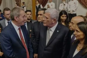 dem-parti-es-genel-lideri-bakirhan-ile-iyi-parti-baskani-dervisoglu-ortasinda-samimi-anlar-rvxCJZHT.jpg