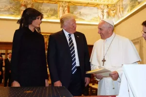 donald-trump-bu-kere-de-papa-francisin-yerine-goz-dikti-papa-olmak-isterim-4i96z7de.jpg