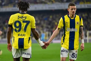 fenerbahce-kayserispor-ile-3-3-berabere-kaldi-hnSscwax.jpg