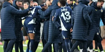 fenerbahce-sivassporu-3-1-maglup-etti-3juSp6th.jpg