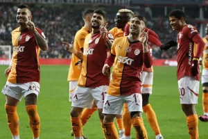 galatasaray-samsunsporu-deplasmanda-2-0-yendi-PYRhdevV.jpg