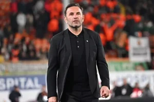galatasarayda-sok-ayrilik-okan-buruk-yildiz-oyuncunun-biletini-kesti-TD7rSkWJ.jpg