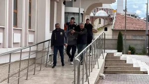 konyada-alkol-satisi-tartismasi-kanli-bitti-AYjlXVnb.jpg