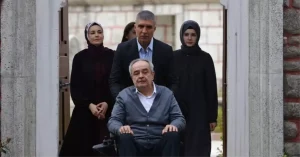 mina-demirtas-kizil-goncalar-dizisinden-ayrildi-mi-cikarildi-mi-kizil-goncalar-neden-yok-A8WWi5sW.jpg
