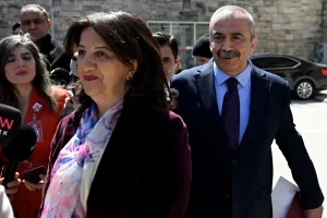 ocalanla-gorusmenin-akabinde-imrali-heyetinden-aciklama-4LEPIBYF.jpg