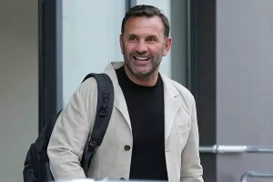 okan-burukun-gitmesini-hic-istemedigi-yildiz-galatasaraya-geri-donuyor-OxSZytWz.jpg