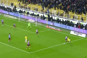 penalti-mi-degil-mi-unlu-yorumcular-osayinin-durumunda-farkli-gorusleri-savundu-td4R457j.jpg