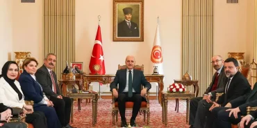 tubaftan-tbmm-baskani-kurtulmusa-ziyaret-gazetecilerin-ailelerine-gri-pasaport-talebi-lw8A61ci.jpg