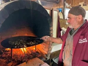 bursada-400-yillik-cuma-pazarinda-et-gelenekleri-yasatiliyor-TUCIqtW9.jpg
