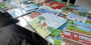 egitimcilerden-depremzede-cocuklara-kitap-dayanagi-g3cc1zmx.jpg