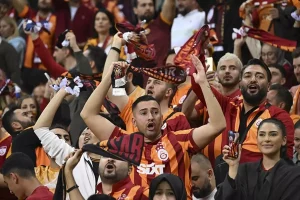 ekibin-bel-kemigi-gidiyor-galatasarayda-ayrilik-soku-BNbqlrNl.jpg