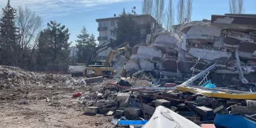 hayalet-zelzele-sendromu-sarsinti-gecti-fakat-ekisi-suruyor-fCDzW2Sy.jpg