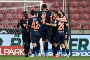 rams-basaksehir-atakas-hataysporu-4-golle-gecti-XZ4IIBcw.jpg
