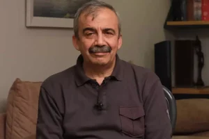 sirri-sureyya-baskan-vasiyetini-bir-cenaze-merasiminde-aciklamis-YjbXEy4A.jpg