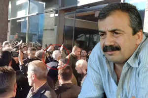 sirri-sureyya-oncunun-hayatini-kaybettigi-hastanede-yuhalanan-mehmet-metinerden-aciklama-BQVyuMpR.jpg