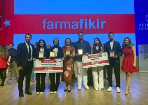 tu-eczacilik-fakultesine-odul-fBVx4n9G.jpg