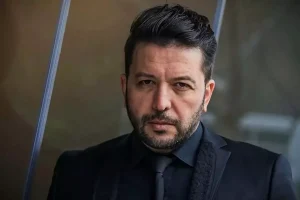uzsun-muddettir-ekranlardan-uzak-kalan-nihat-dogan-estetikle-farkli-birine-donustu-RcTuNO1l.jpg