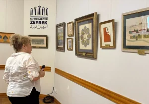 zehra-caglinin-birinci-standi-acildi-8SqVdNRH.jpg