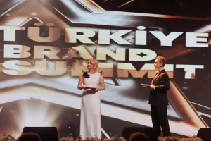 9-turkiye-brand-summit-ve-turkiye-altin-marka-mukafatlari-sahiplerini-buldu-p9qjtSO9.jpg