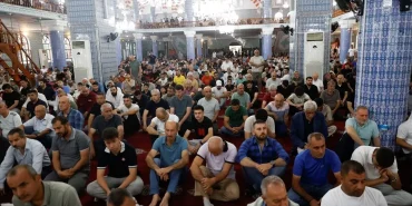 adana-mersin-hatay-ve-osmaniyede-bayram-namazi-kilindi-vSuZqKaX.jpg