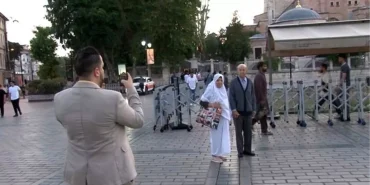 bayram-namazi-ayasofyada-coskuyla-kilindi-BaHmT6sE.jpg