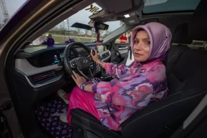 devrim-arabalari-acik-hava-sinemasiyla-togg-sahipleri-bir-ortaya-geldi-dauhkDNt.jpg