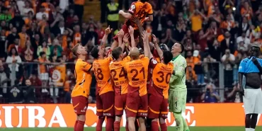 dries-mertens-galatasaraya-veda-etti-EVaSqsM1.jpg