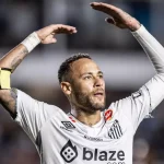 fenerbahce-ile-anilan-neymar-imzayi-atti-IFvgEbFl.jpg