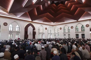gaziantep-ve-etraf-vilayetlerde-kurban-bayrami-namazi-kilindi-KfmQHKF7.jpg