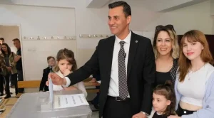 irmak-zeyrek-kimdir-ferdi-zeyrekin-kizi-irmak-zeyrek-kac-yasinda-ne-is-yapiyor-d516QT7f.jpg